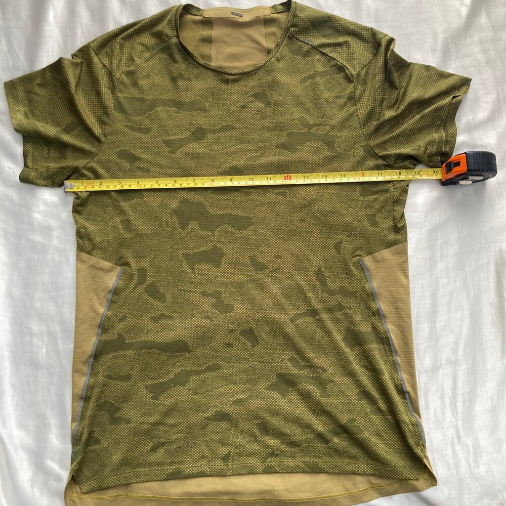 Lululemon XS Fast Free Short Sleeve Shirt Chroma Camo Green Gold Running